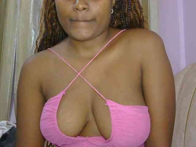naughtygirll webcam