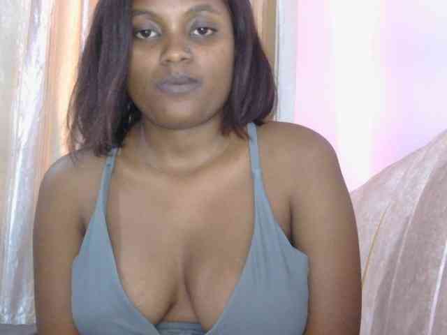 naughtygirll webcam