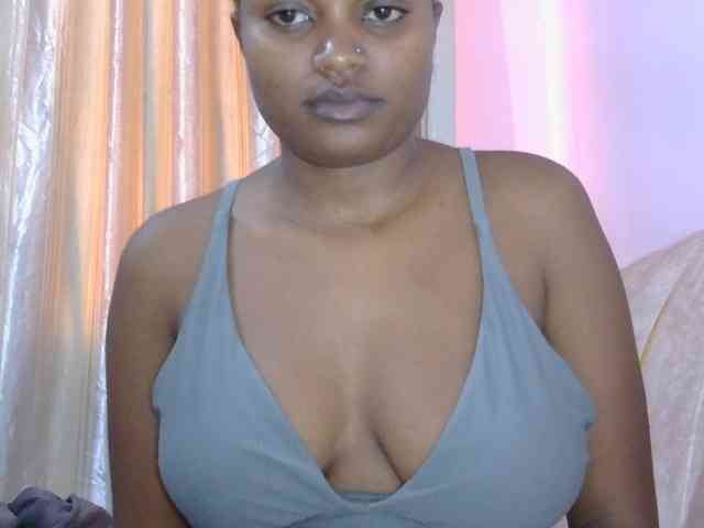 naughtygirll webcam