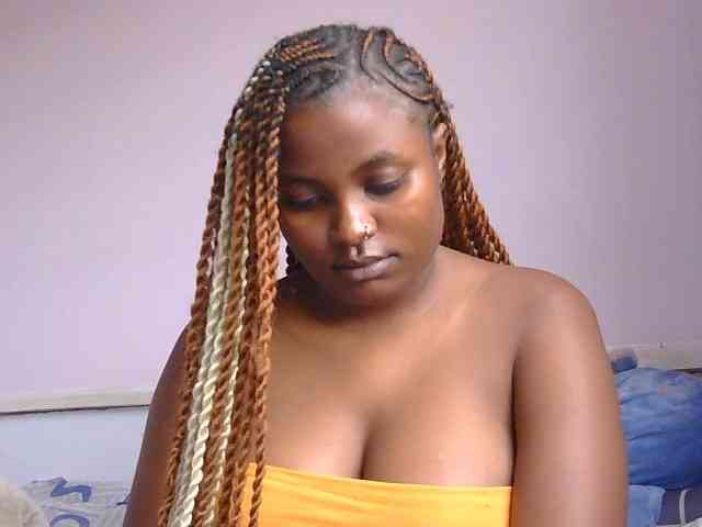 naughtygirll webcam
