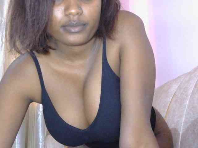 naughtygirll webcam