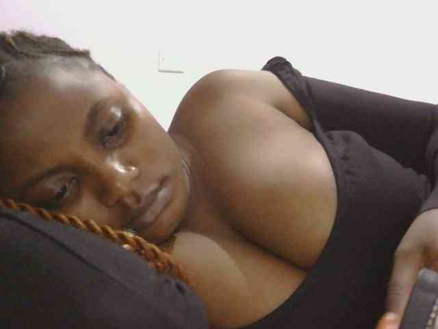 naughtygirll webcam