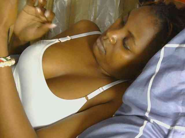 naughtygirll webcam