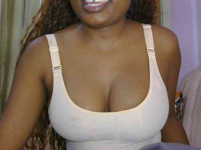naughtygirll webcam