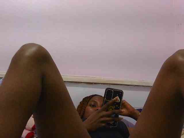 naughtygirll webcam