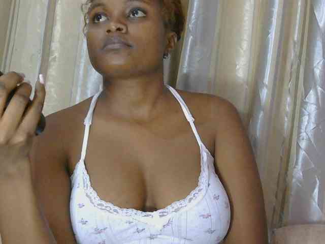 naughtygirll webcam