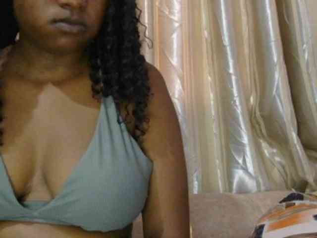 naughtygirll webcam