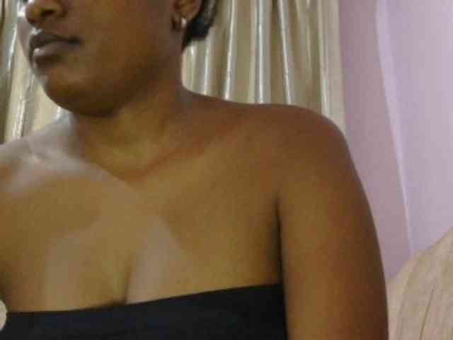 naughtygirll webcam