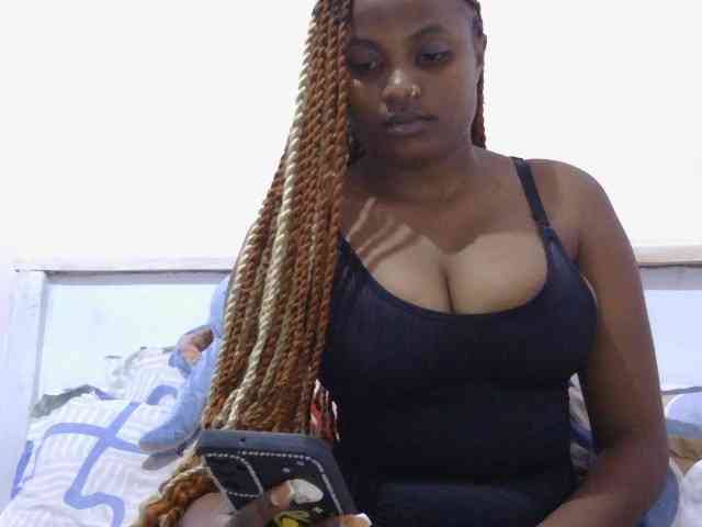 naughtygirll webcam