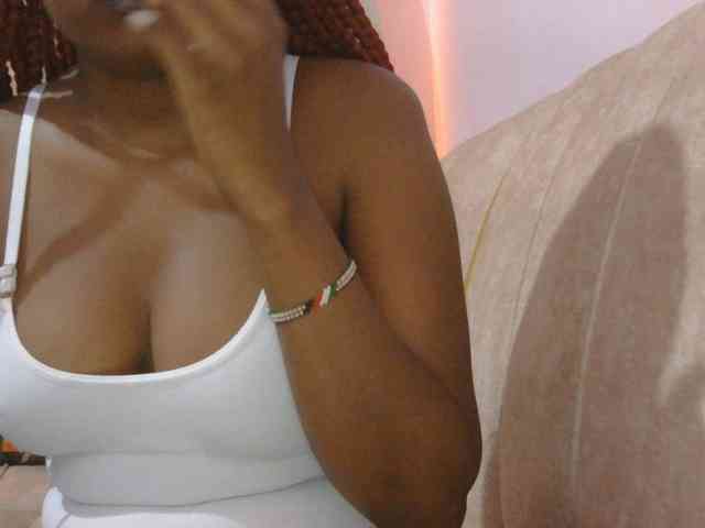 naughtygirll webcam