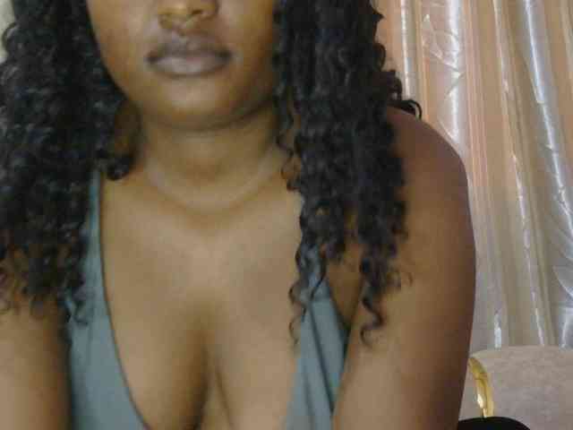 naughtygirll webcam