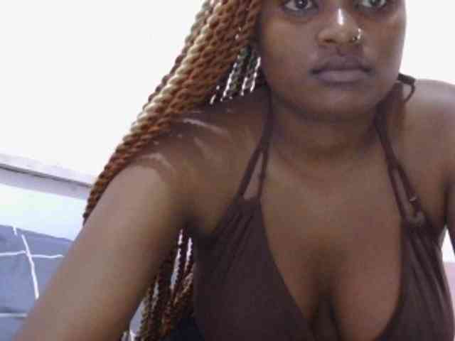 naughtygirll webcam