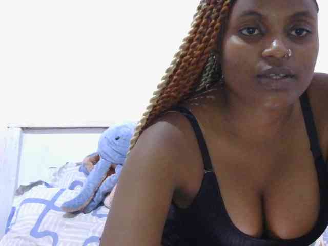 naughtygirll webcam