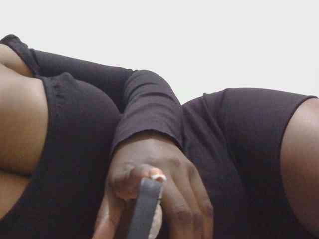 naughtygirll webcam