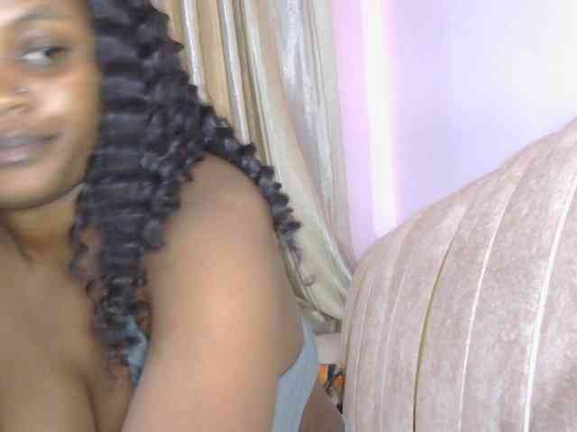 naughtygirll webcam