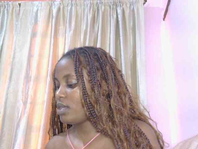 naughtygirll webcam