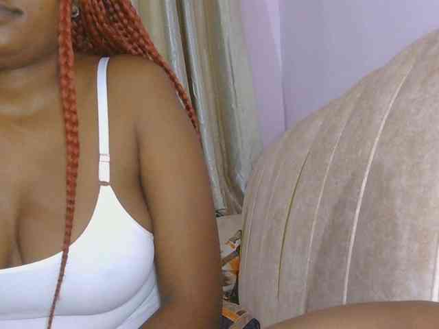 naughtygirll webcam