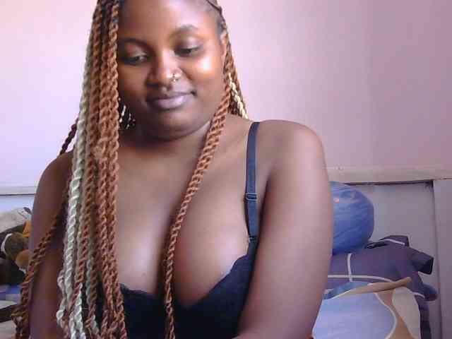 naughtygirll webcam