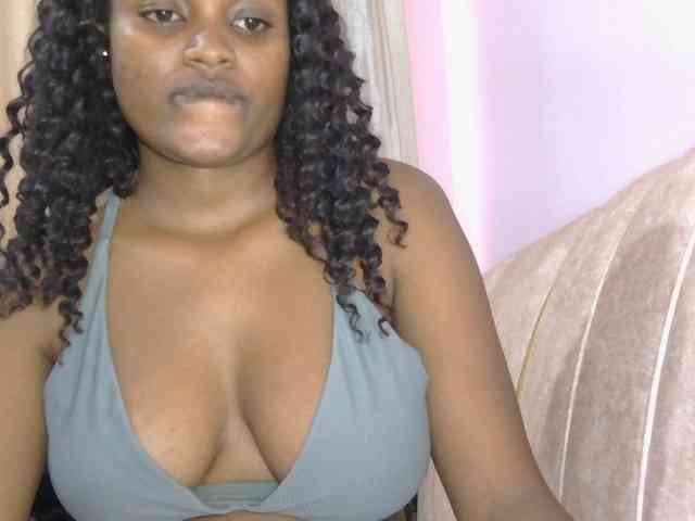 naughtygirll webcam