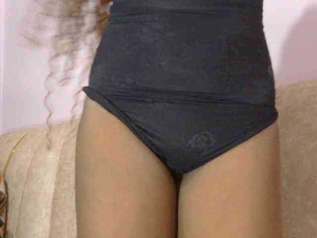 naughtygirll webcam