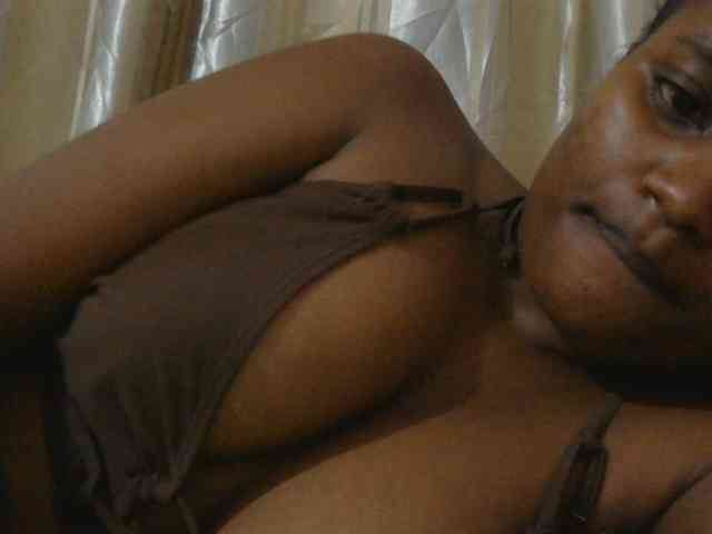 naughtygirll webcam