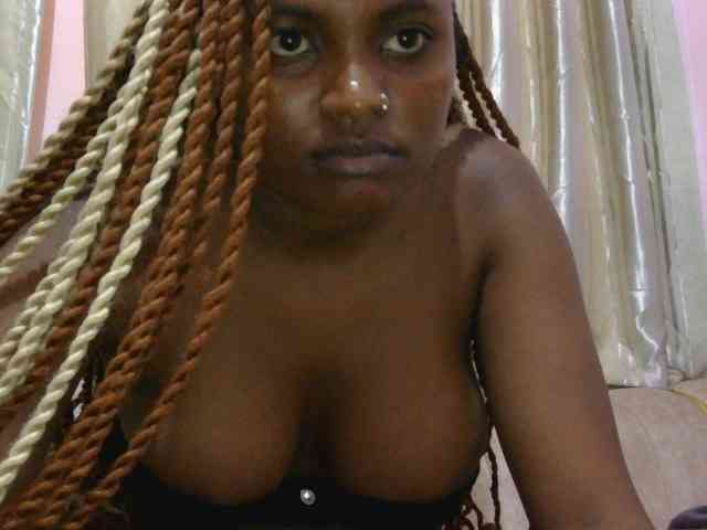 naughtygirll webcam
