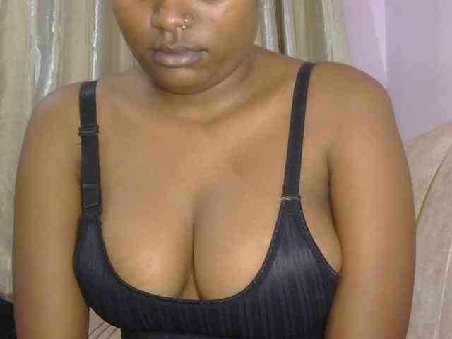 naughtygirll webcam