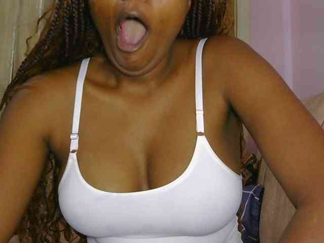 naughtygirll webcam