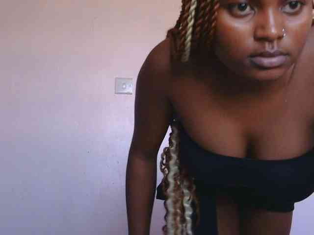 naughtygirll webcam