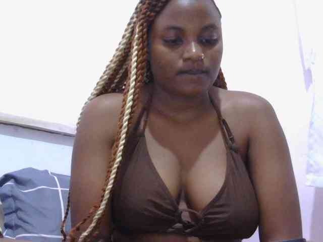naughtygirll webcam