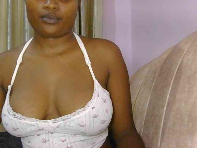 naughtygirll webcam