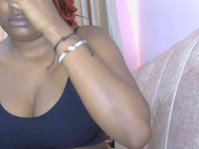 naughtygirll webcam
