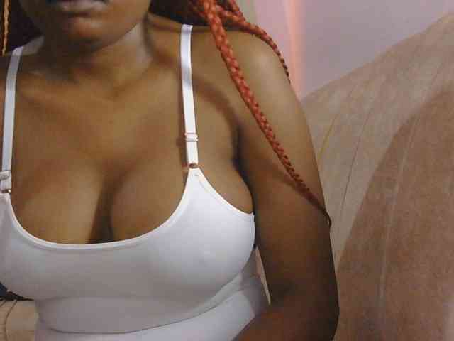 naughtygirll webcam