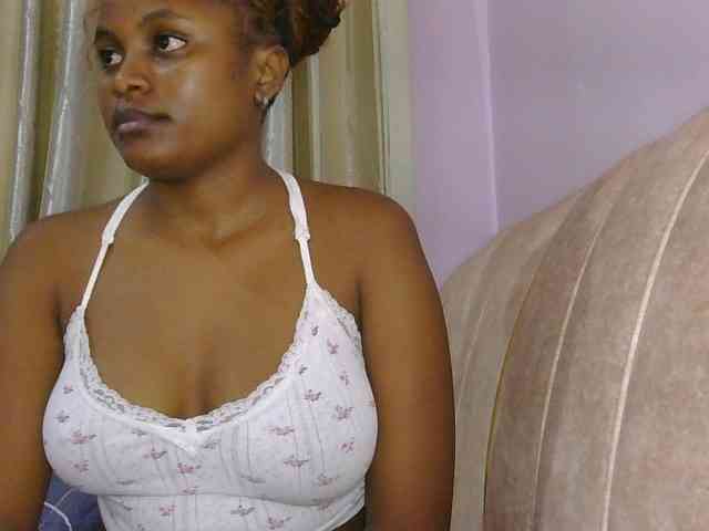 naughtygirll webcam