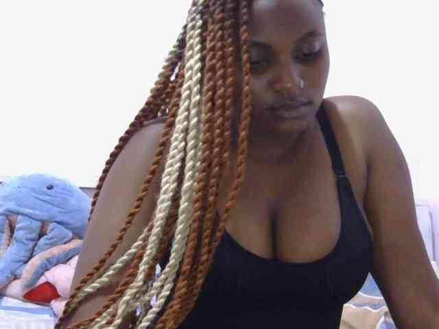 naughtygirll webcam