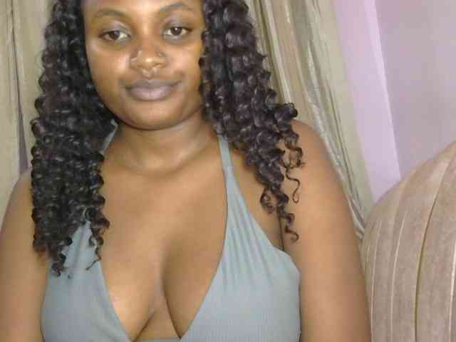 naughtygirll webcam