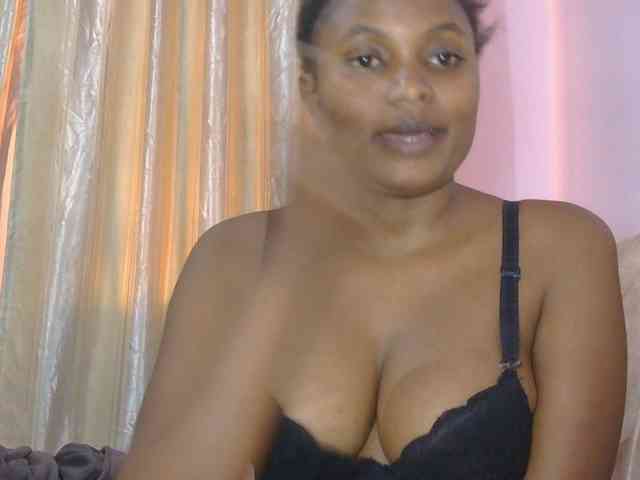 naughtygirll webcam