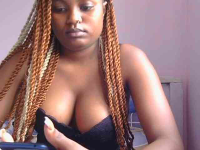 naughtygirll webcam