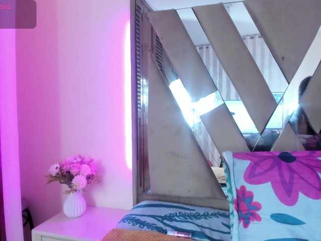 casey-lorens live cam on BongaCams