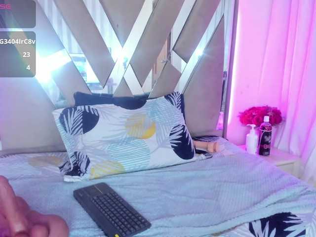 casey-lorens live cam on BongaCams