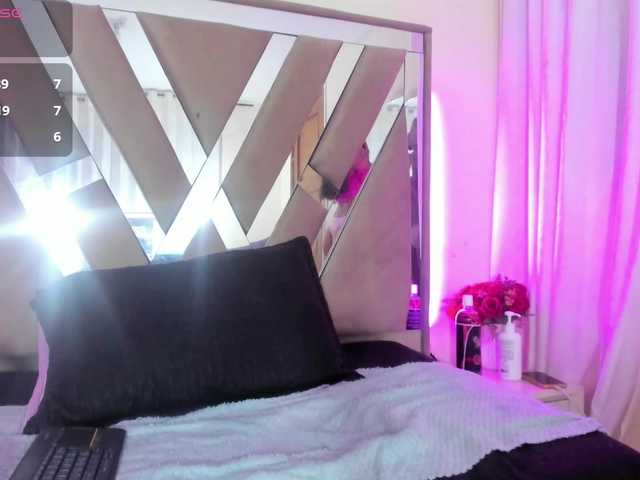 casey-lorens live cam on BongaCams