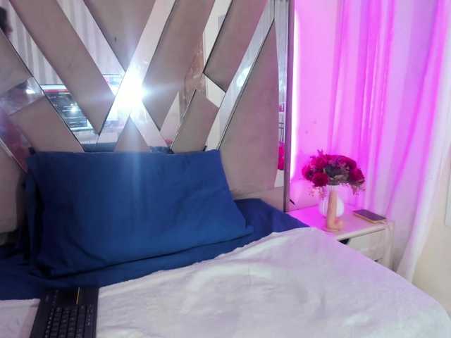 casey-lorens live cam on BongaCams
