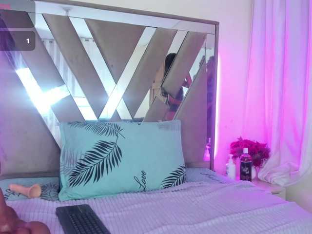 casey-lorens live cam on BongaCams