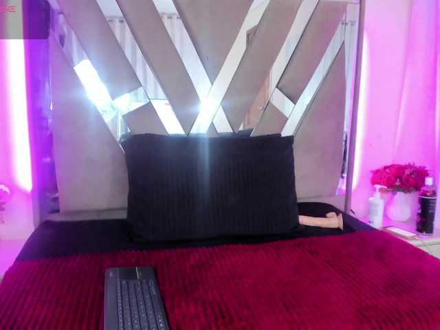 casey-lorens live cam on BongaCams