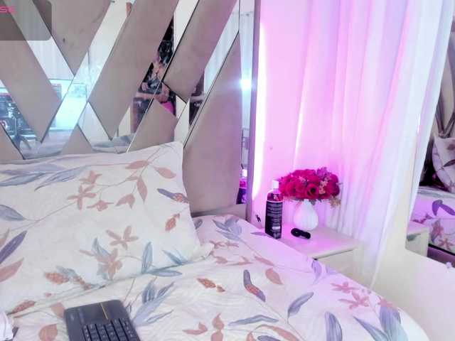 casey-lorens live cam on BongaCams