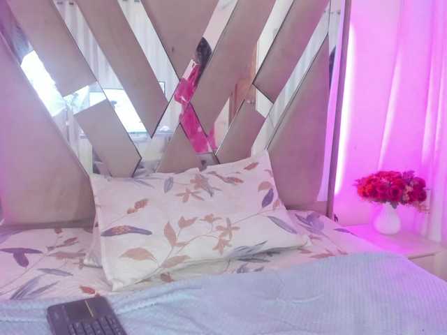 casey-lorens live cam on BongaCams