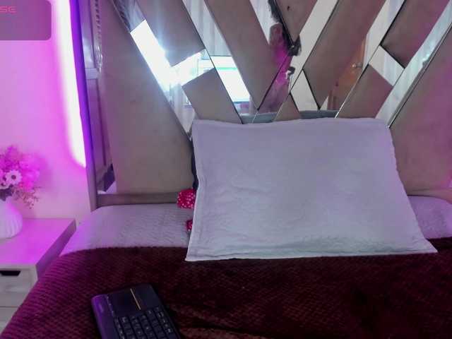 casey-lorens live cam on BongaCams
