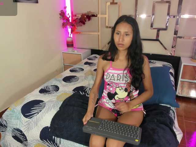 casey-lorens live cam on BongaCams