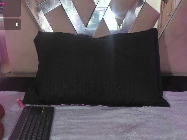 casey-lorens live cam on BongaCams