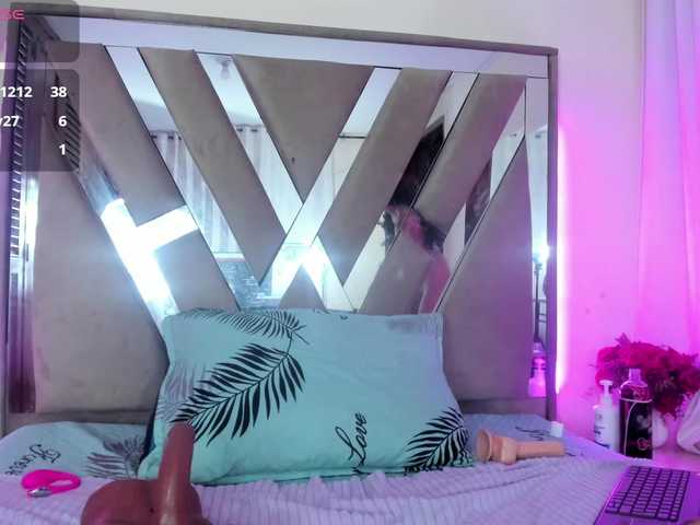 casey-lorens live cam on BongaCams